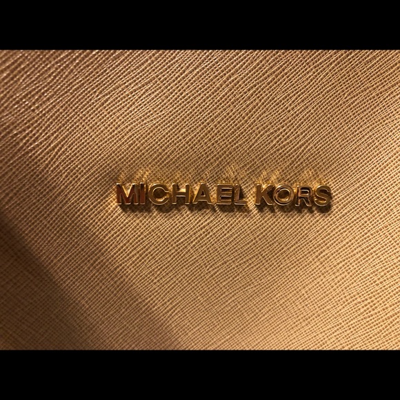 Michael Kors Tote & Wallet - Picture 2 of 8